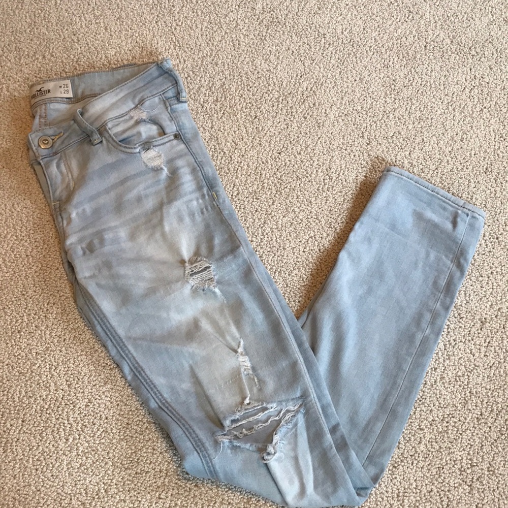 Hollister jeans 👖make me an offer ☺️